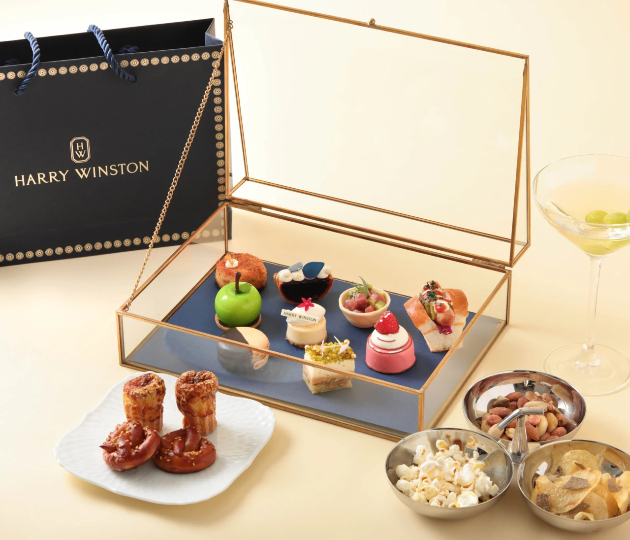 【HARRY WINSTON（ハリー・ウィンストン）】「W 大阪」とコラボ！ニューヨークをテーマにしたアフタヌーンティーを開催