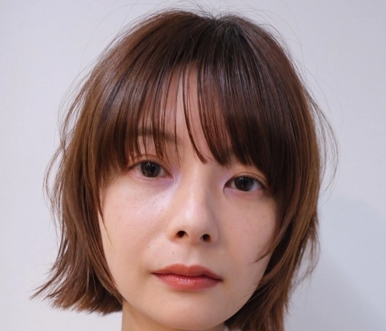 【2026春大人のボブ】やや長めの前髪が柔らかな印象のコンパクトボブ