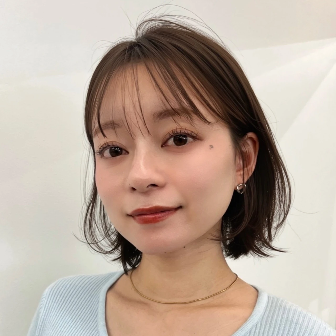 【2026春大人のボブ】毛先に動きのあるシースルーボブはオフィスでの好印象確実