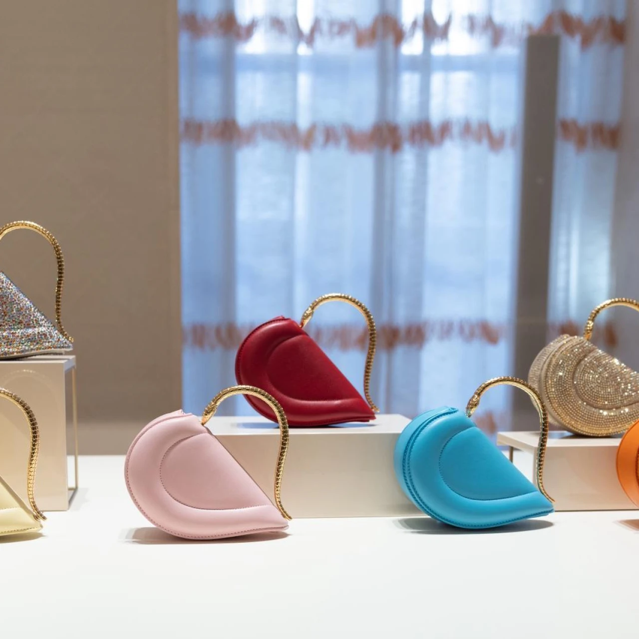 【BVLGARI（ブルガリ）】2026年秋冬レザーグッズ＆アクセサリーコレクションを発表