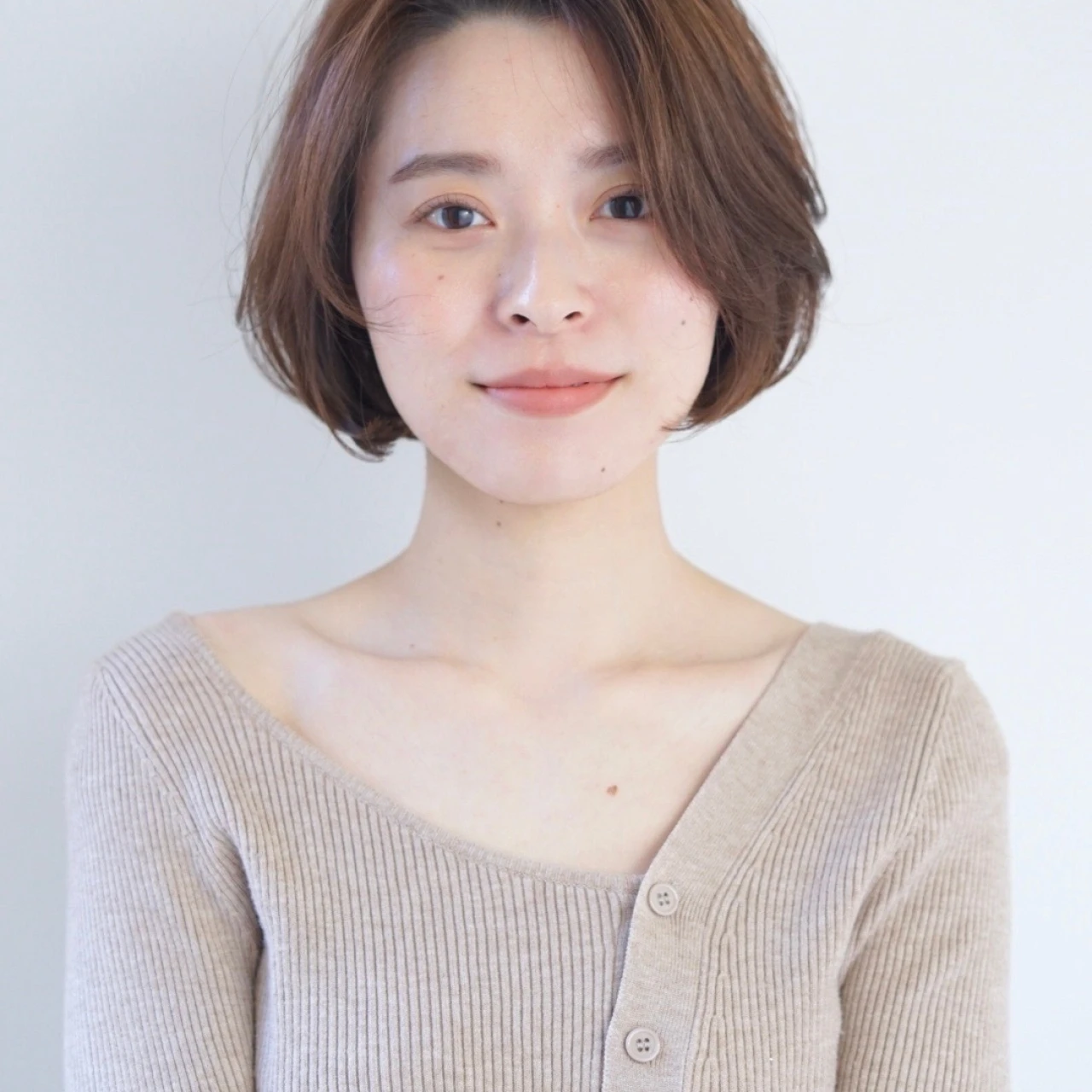 【ボブ・30代大人の髪型】韓国風ヘア・ミニマルチークボブ