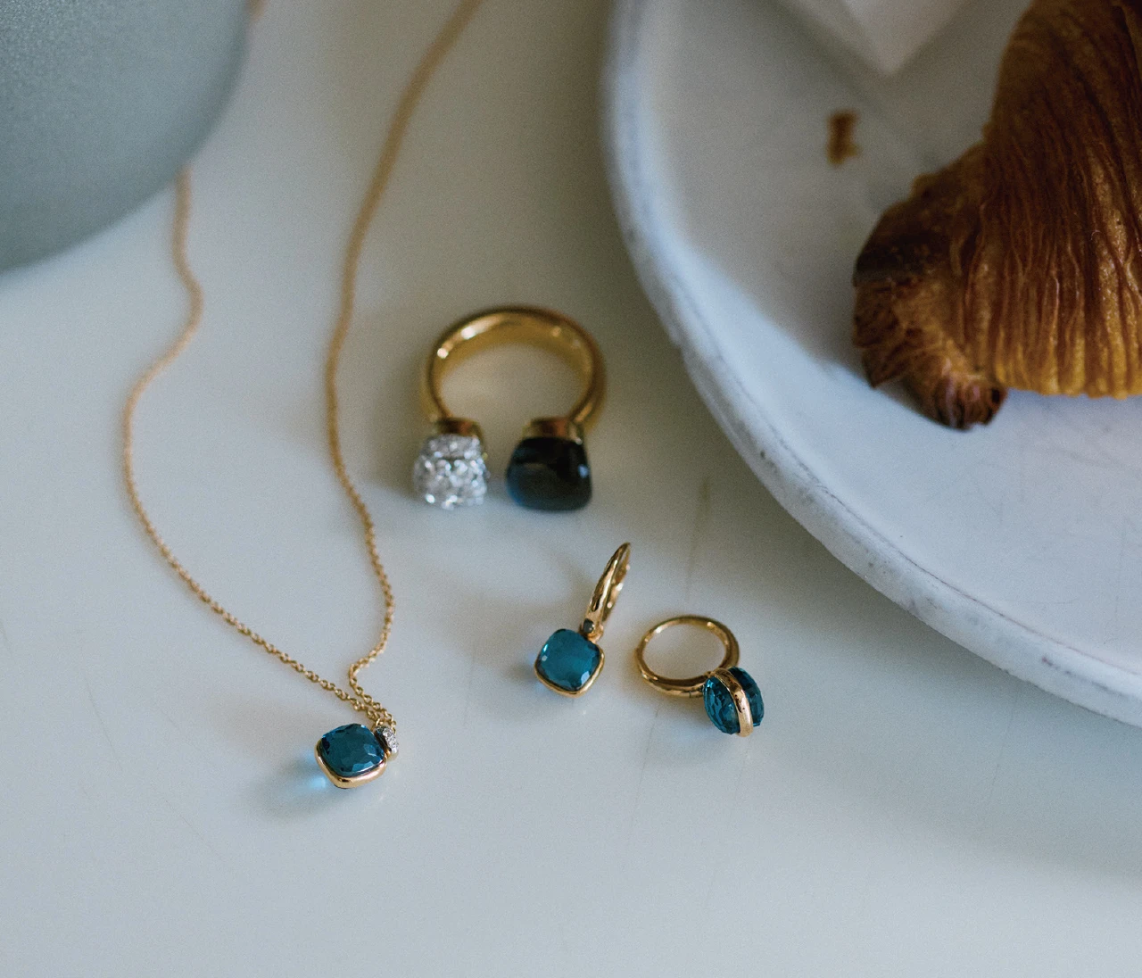 【ポメラートのジュエリー】30代のお守りになってくれる大粒カラーストーンをコーデの差し色に