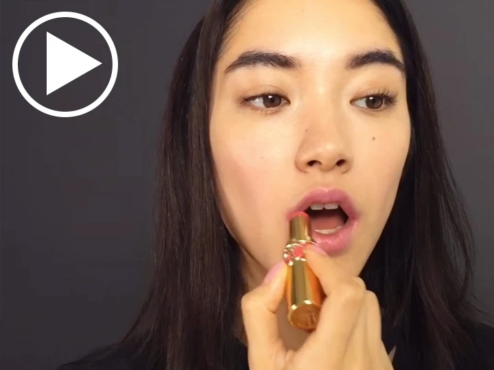 スタンプ塗りリップで、唇にセンシュアル〈4〉