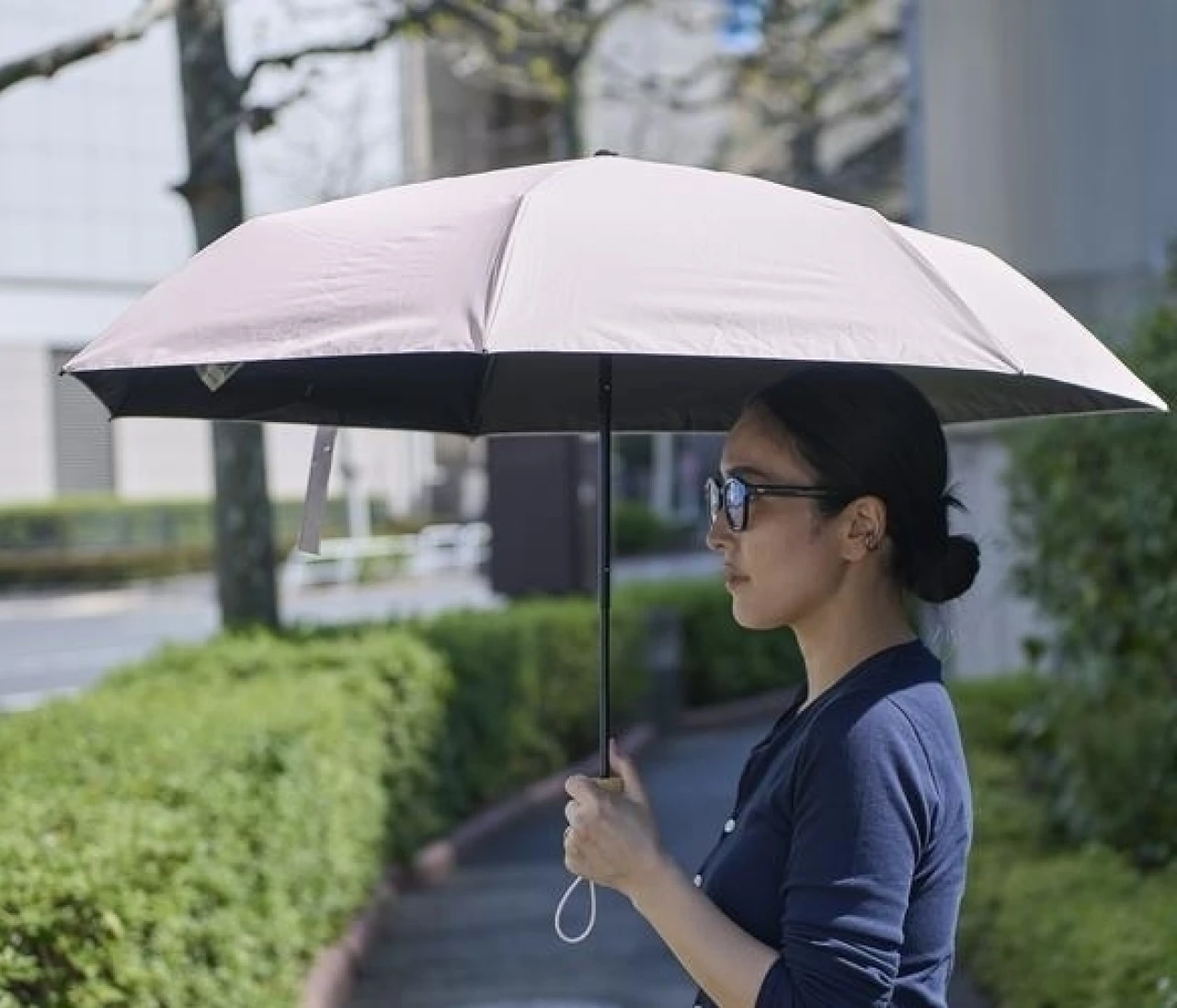 ユニクロ新作「UVカットコンパクトアンブレラ/遮熱」レビュー 