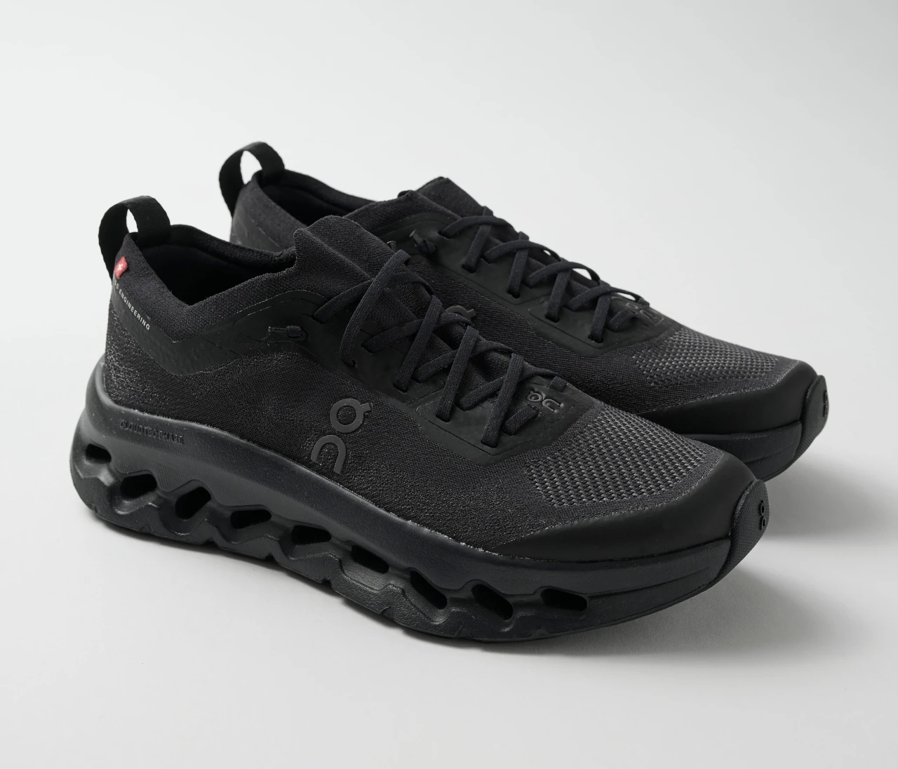 【on】段違いのフィット感だったCloudtilt Moon（クラウドティルト ムーン）！スニーカーの選び方も【きれいめ派の通勤・休日スニーカー】