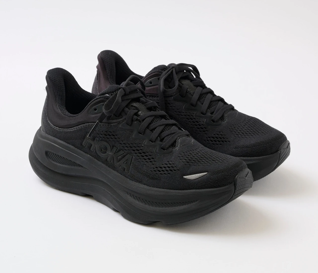 【HOKA】BONDI 9（ボンダイ 9）はブランド史上最も贅沢なクッション性！スニーカーの選び方も【きれいめ派の通勤・休日スニーカー】