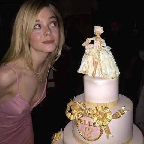 エル・ファニング、18才の誕生日プレゼントはinstagramアカウント