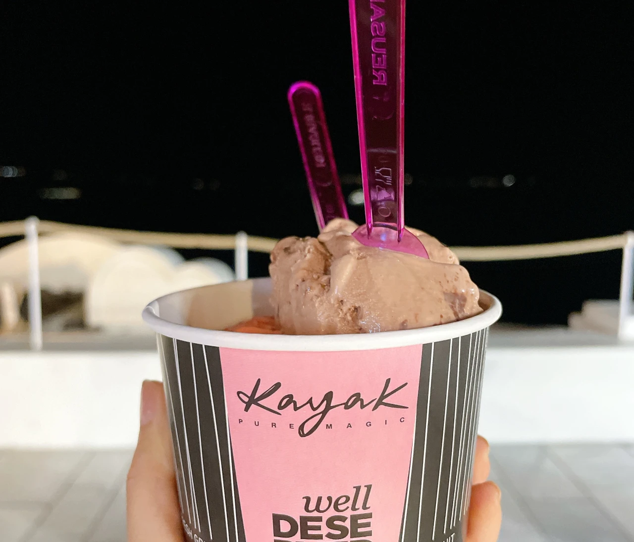 ギリシャ旅行で出会った美味しすぎるアイスクリーム『Kayak(カヤック)』　#BAILAアイス部
