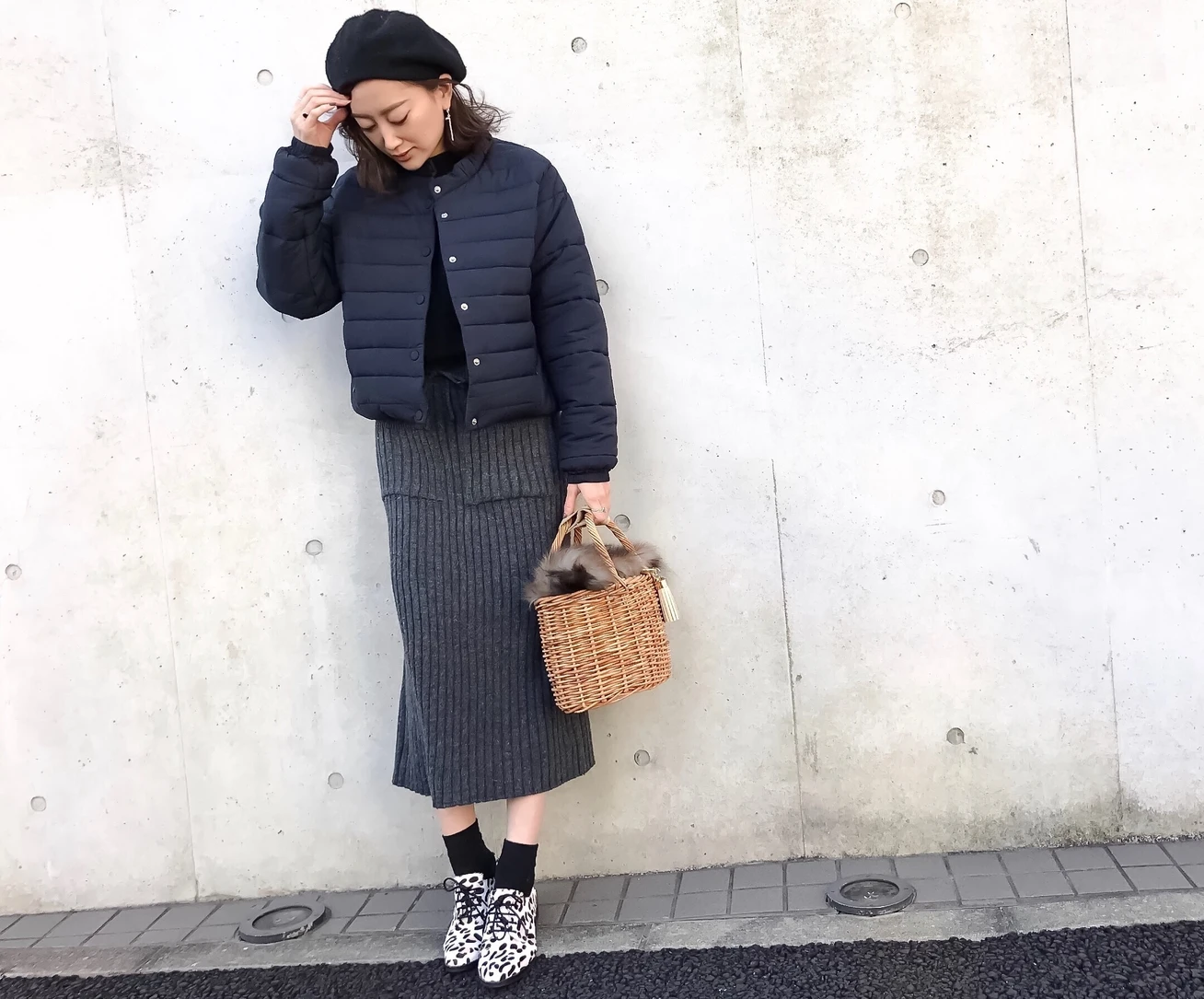 地味になりがちなダウンジャケットは、小物遊びで私らしく⋆