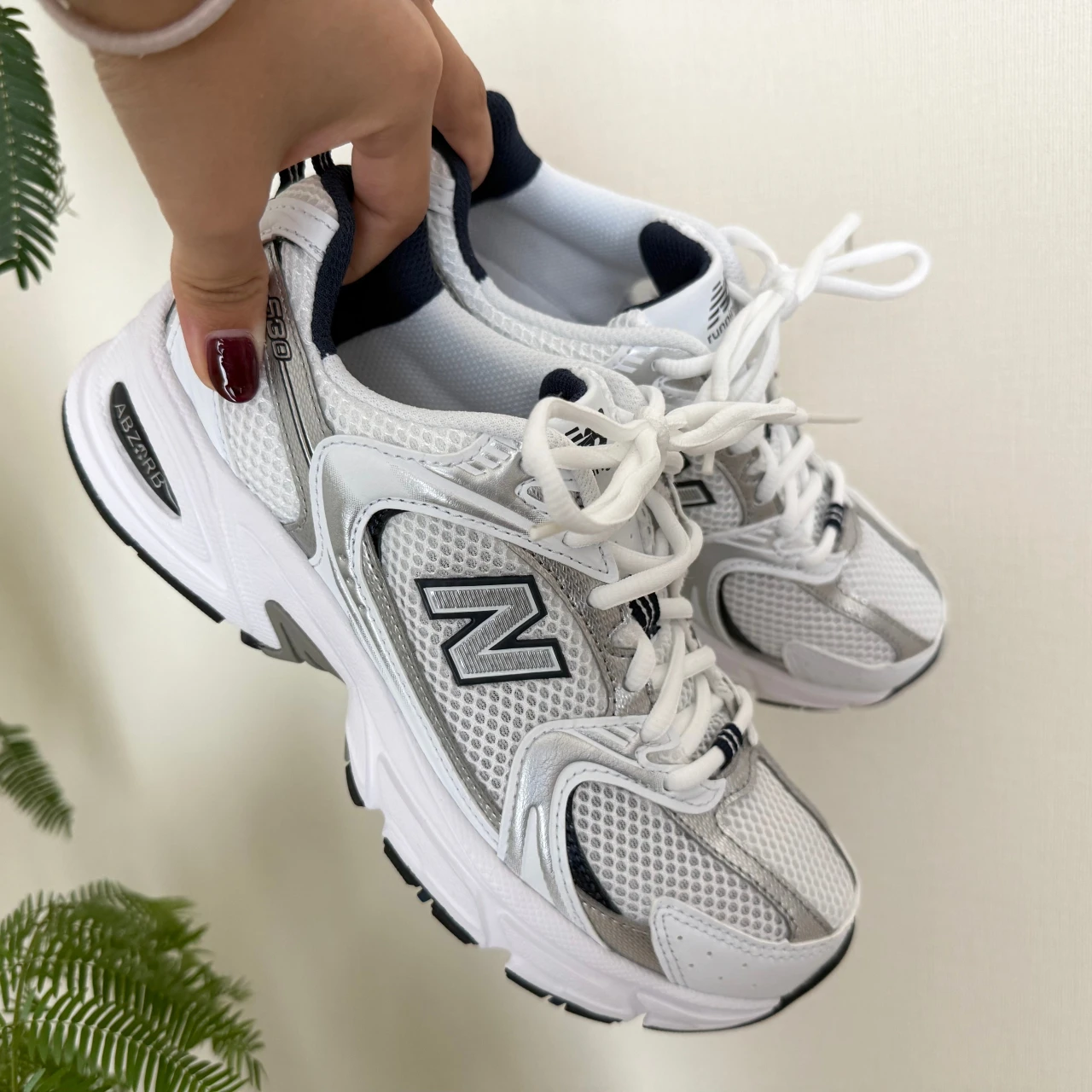 【徹底レビュー】ニューバランス530を履き潰すまで愛用♡サイズ感・コーデ・人気の理由まとめ