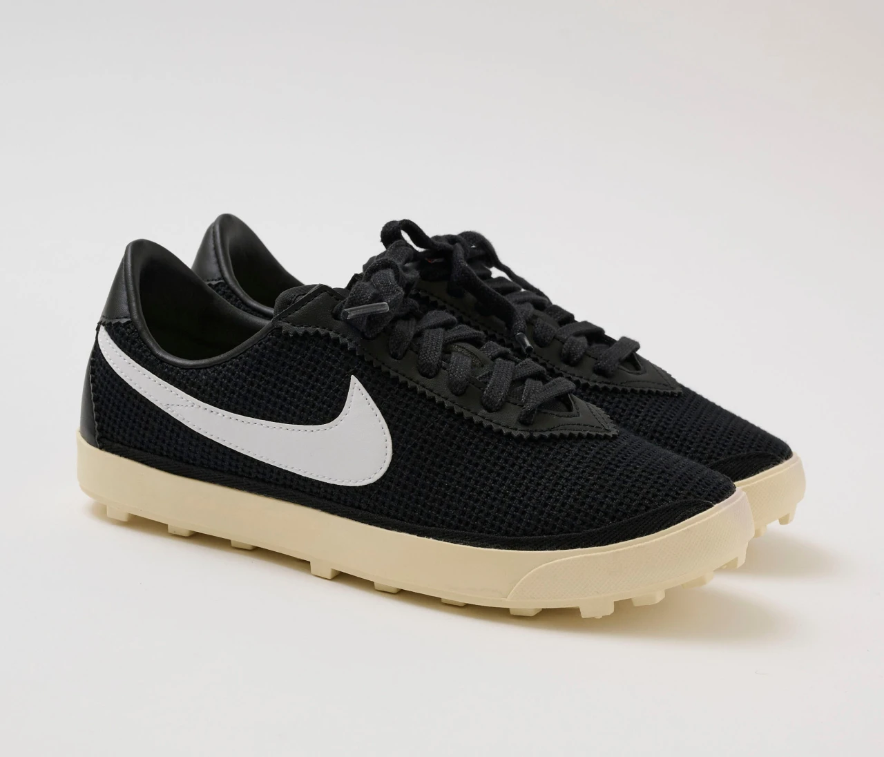 【ナイキ】幻の名作アストログラバーはおしゃれで驚きのクッショニング！スニーカーの選び方も【きれいめ派の通勤・休日スニーカー】