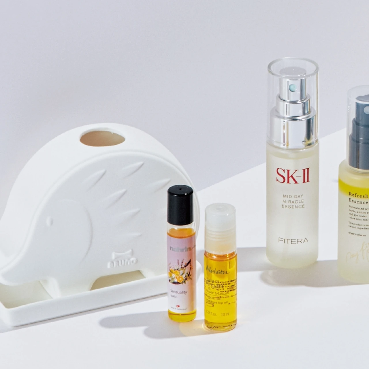 仕事の合間にリフレッシュ【デスクの置きコスメ＆グッズ】