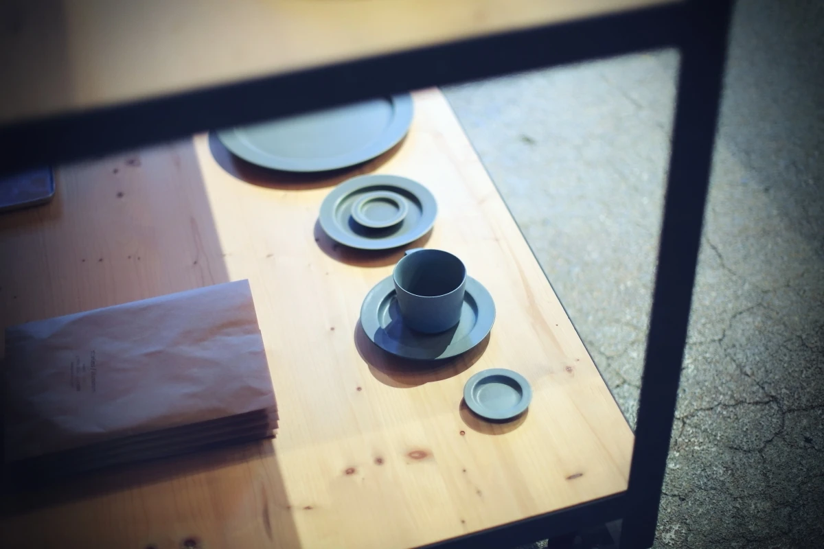 絶妙なニュアンスカラー。素敵な器が買える大阪の店①【関西のイケスポ】