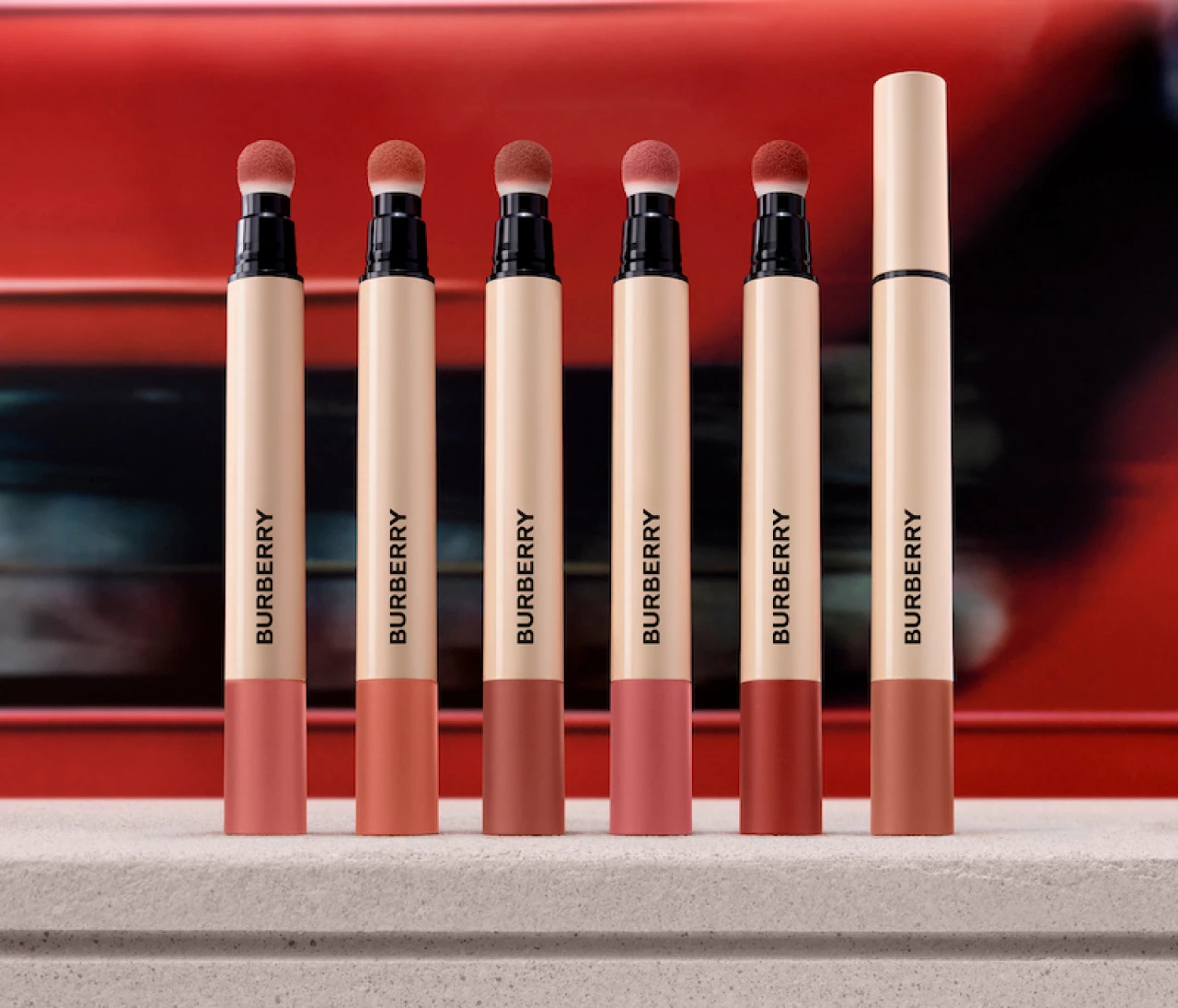 【Burberry Beauty（バーバリー ビューティ）】瞬時に、ニュアンス。軽やかに、マット。全6色のリキッドマットリップが新登場