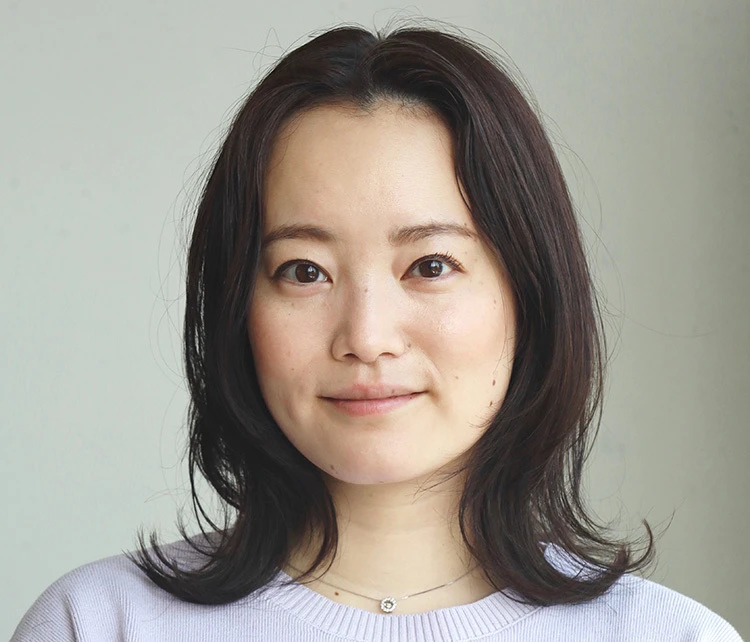 【ミディアム・30代大人の髪型】パーソナルカラーブルべ・ビターブラウン