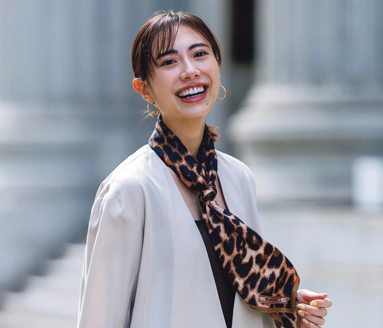 【ジャケットコーデ】カーディガン感覚で羽織れる軽やかボクシージャケットが活躍【BAILA今日のコーデ】