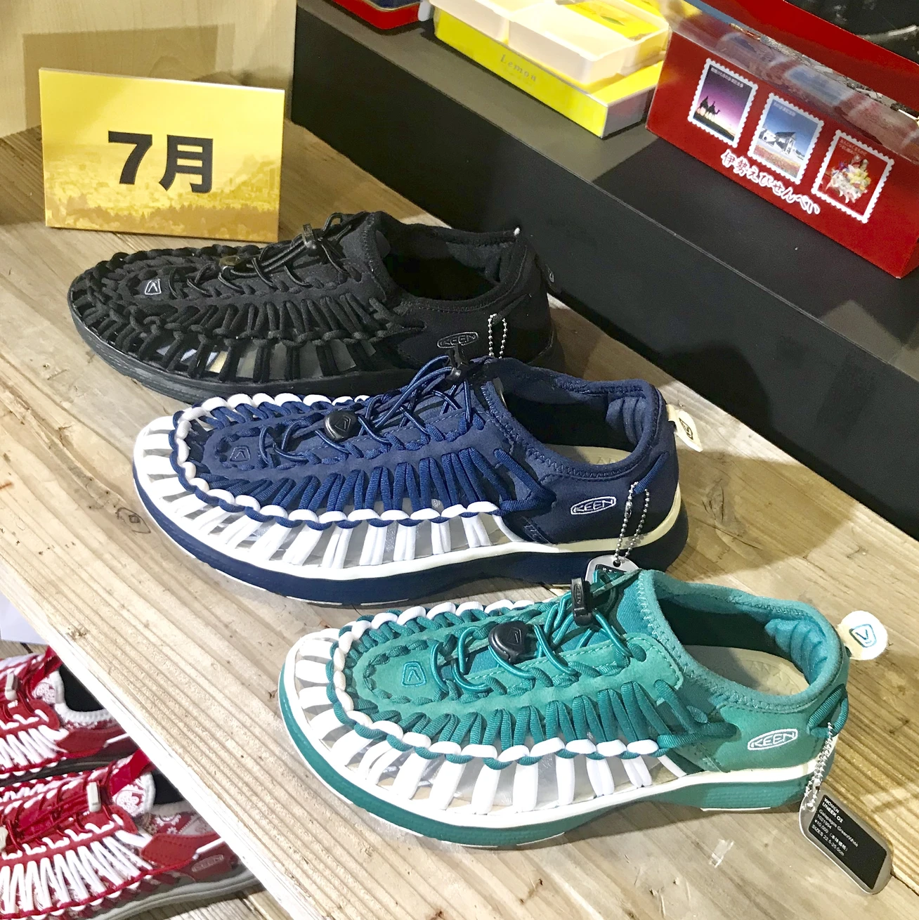 サンダル以上スニーカー未満【KEEN(キーン)】の人気スポサン「UNEEK」がタウン↔︎レジャーで使える!_1