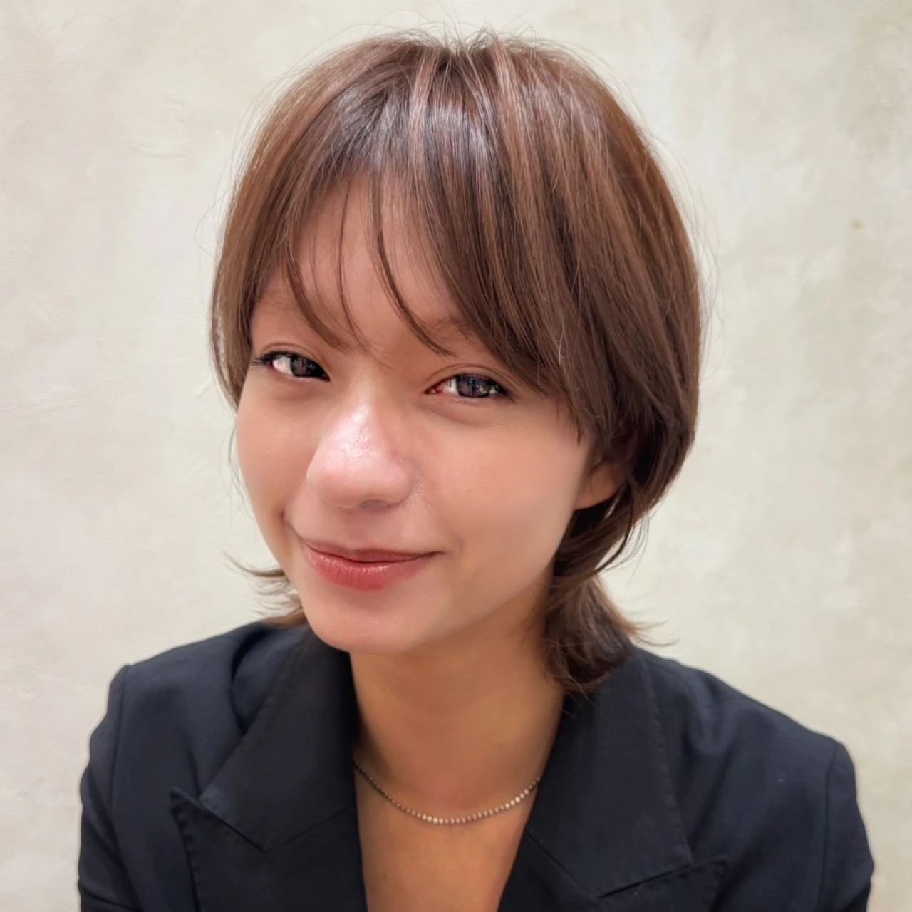 【2026年春夏トレンドヘアカラー】シークレットハイライトで洒落感を！　こなれモードのフィグブラウン