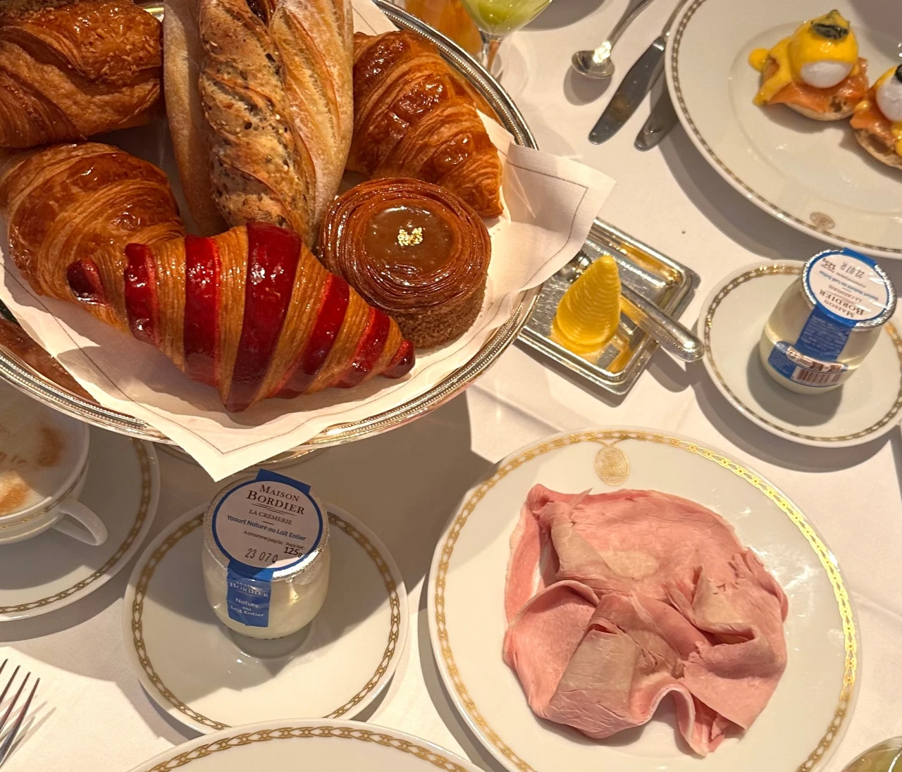 パリで迎える最高の朝。憧れのプラザアテネでいただく絶品朝食【パリ、ロンドン旅行記-vol.3-】