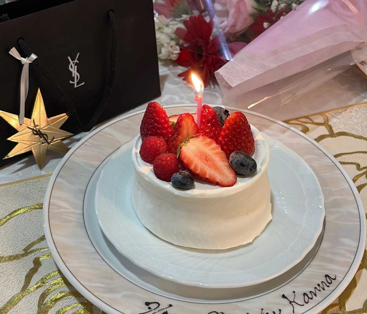 白金台 お花とアンティークに囲まれたディナー