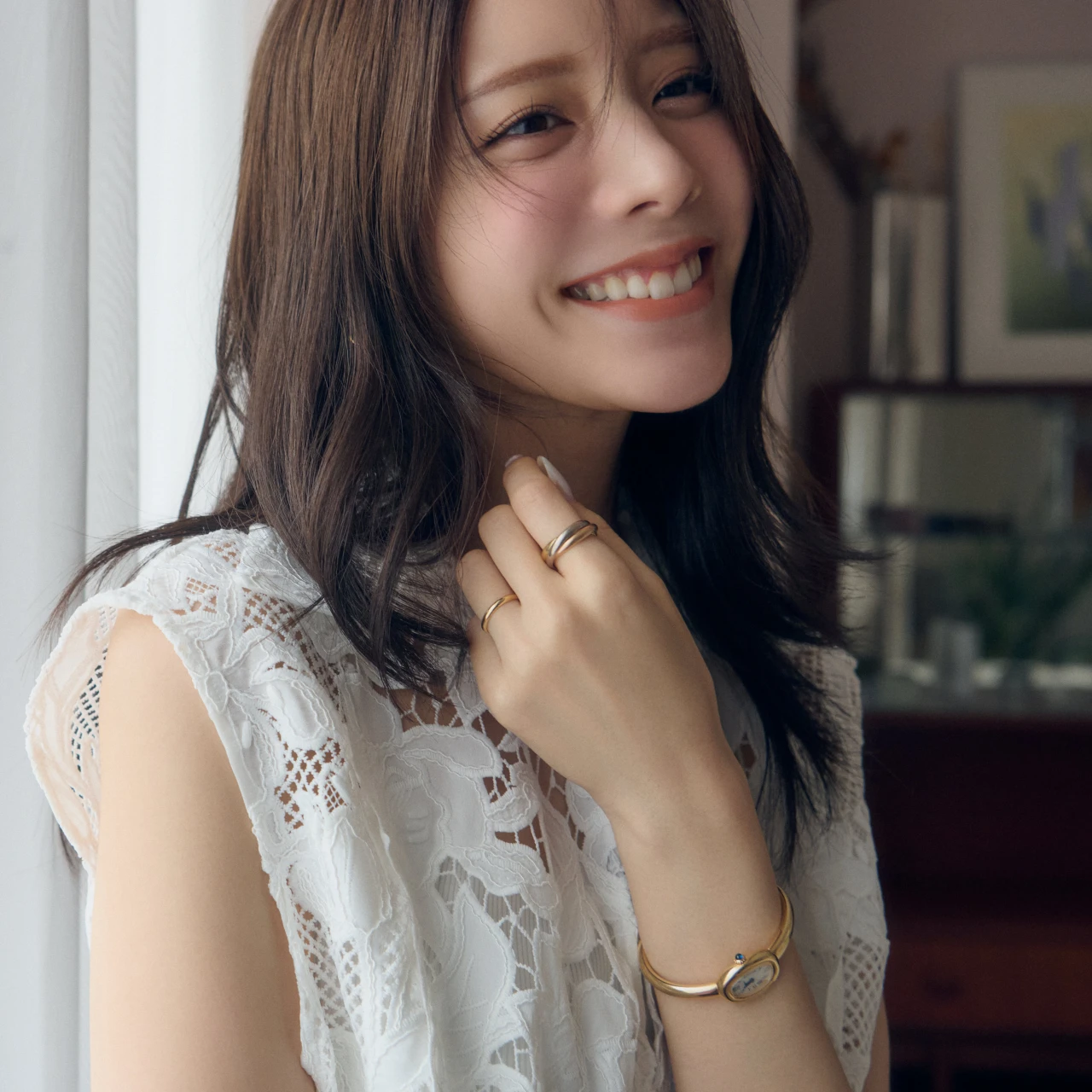 モデル・貴島明日香さんは、今の自分にしっくりくる「Cartier(カルティエ)」の結婚指輪をセレクト【チームBAILAのウエディングリングSNAP Vol.1】
