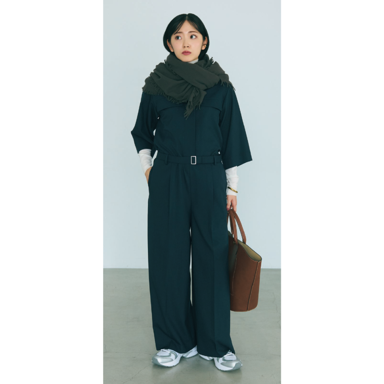 予想最高気温15度/メッシュ素材のランスニーカーで抜け感たっぷり【#鈴木愛理 BAILA今日のコーデ】