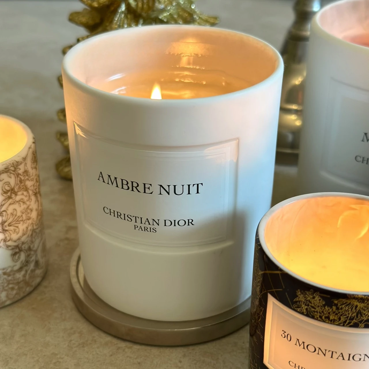 【冬のご慰労ギフト】ホリデームードを高めてくれる、メゾンクリスチャンディオールのキャンドル