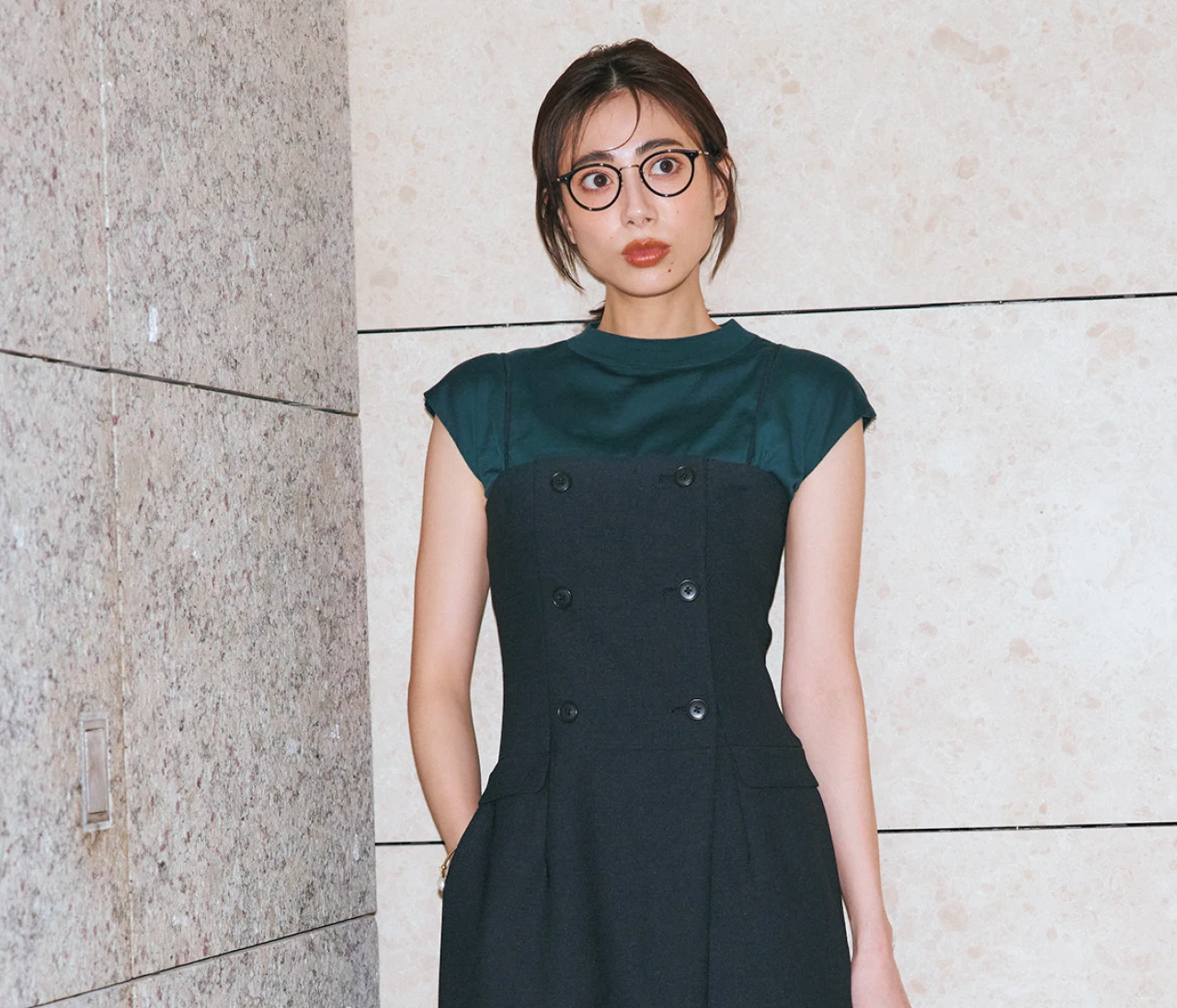 スーツライクなデザインがユニーク！「シス」の2wayオールインワン【働く30代に最高のオフィス服】