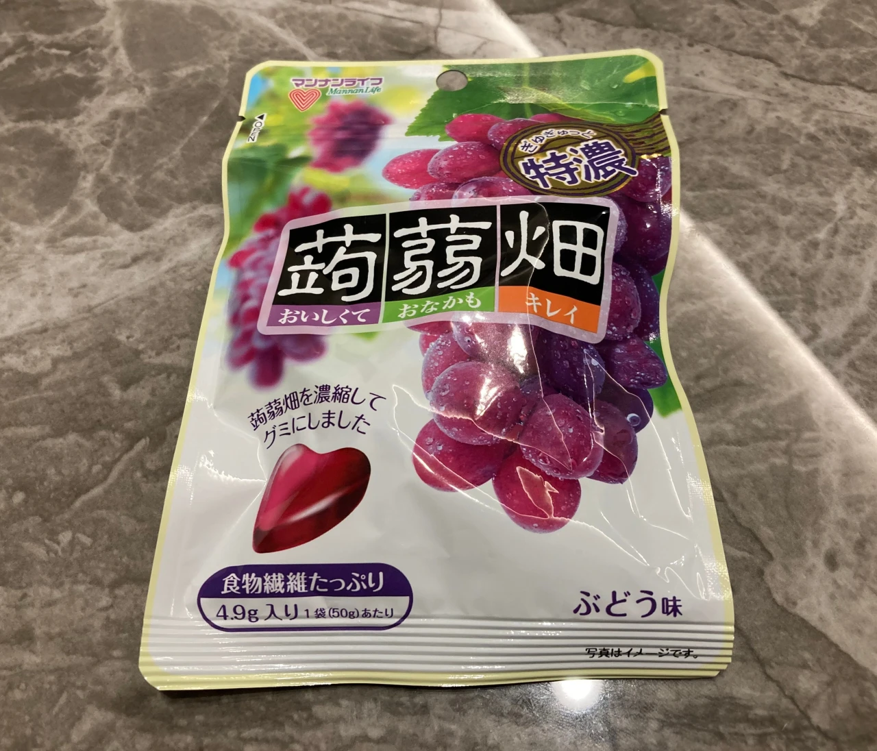 【関西エリア限定発売】ぎゅぎゅっと特濃蒟蒻畑 ぶどう味