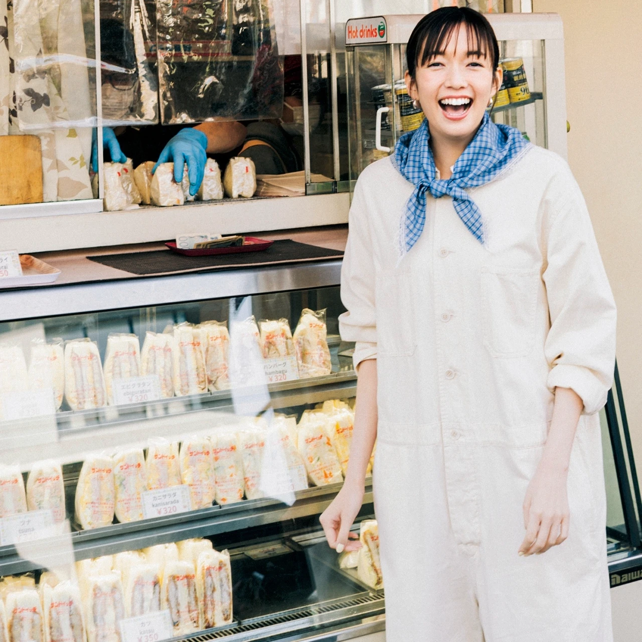 佐藤栞里が日暮里の人気店「ポポー」へ！ 話題のサンドイッチを堪能【もぐもぐしーさんぽ】