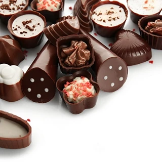 【2019年バレンタイン】贈る相手や選び方のポイントも。バレンタインチョコレート事情をスーパーバイラーズに聞きました!