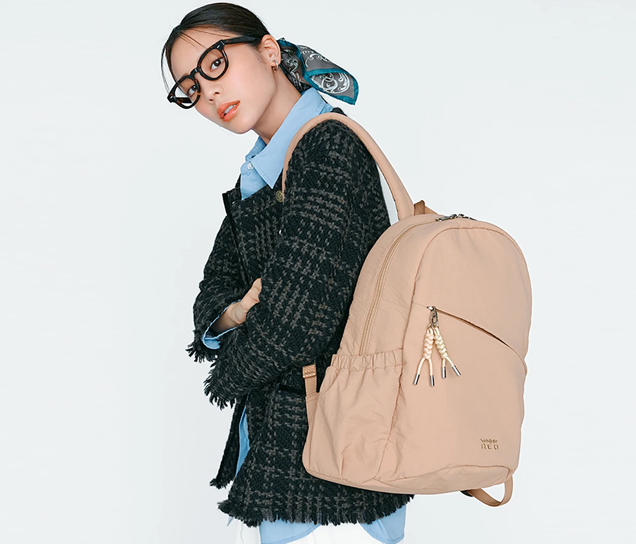 カジュアルにもお仕事コーデにも似合う「Samsonite Red」のバッグ