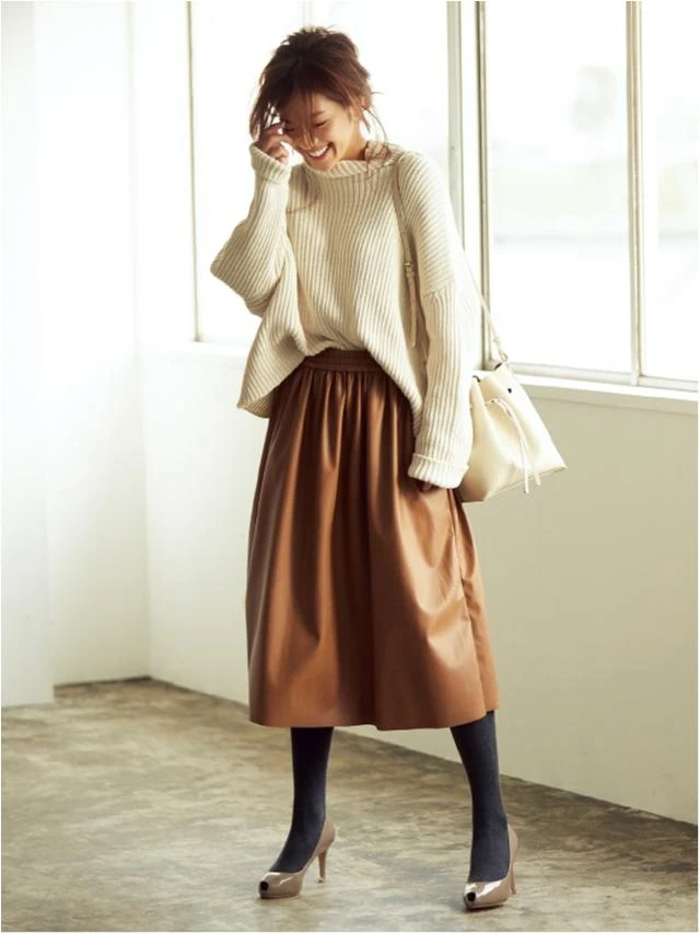 3秒でニットの印象を変える「前だけイン」術がスゴい！