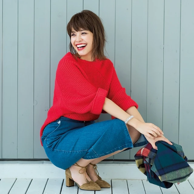 残業疲れも二日酔いも吹き飛ばす！「顔色映え」に効くニット