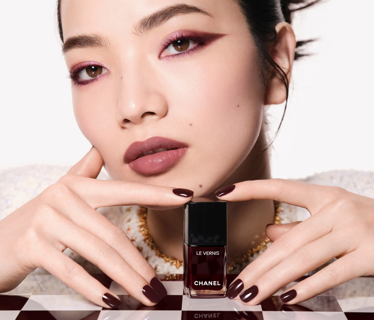 【シャネル】「ルージュ ヌワール」限定メイクアップコレクション！ワードローブに効く名作カラー