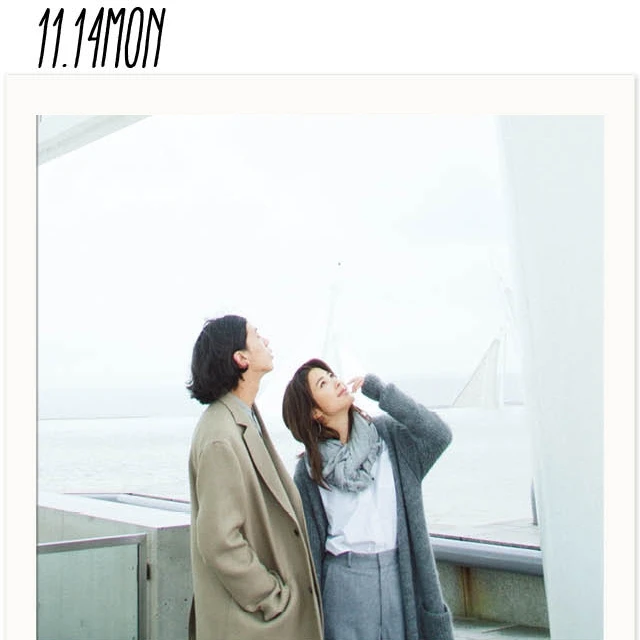 色使いがキーワード! 旬の「ニットガウン」を、こなれ見えさせる方法