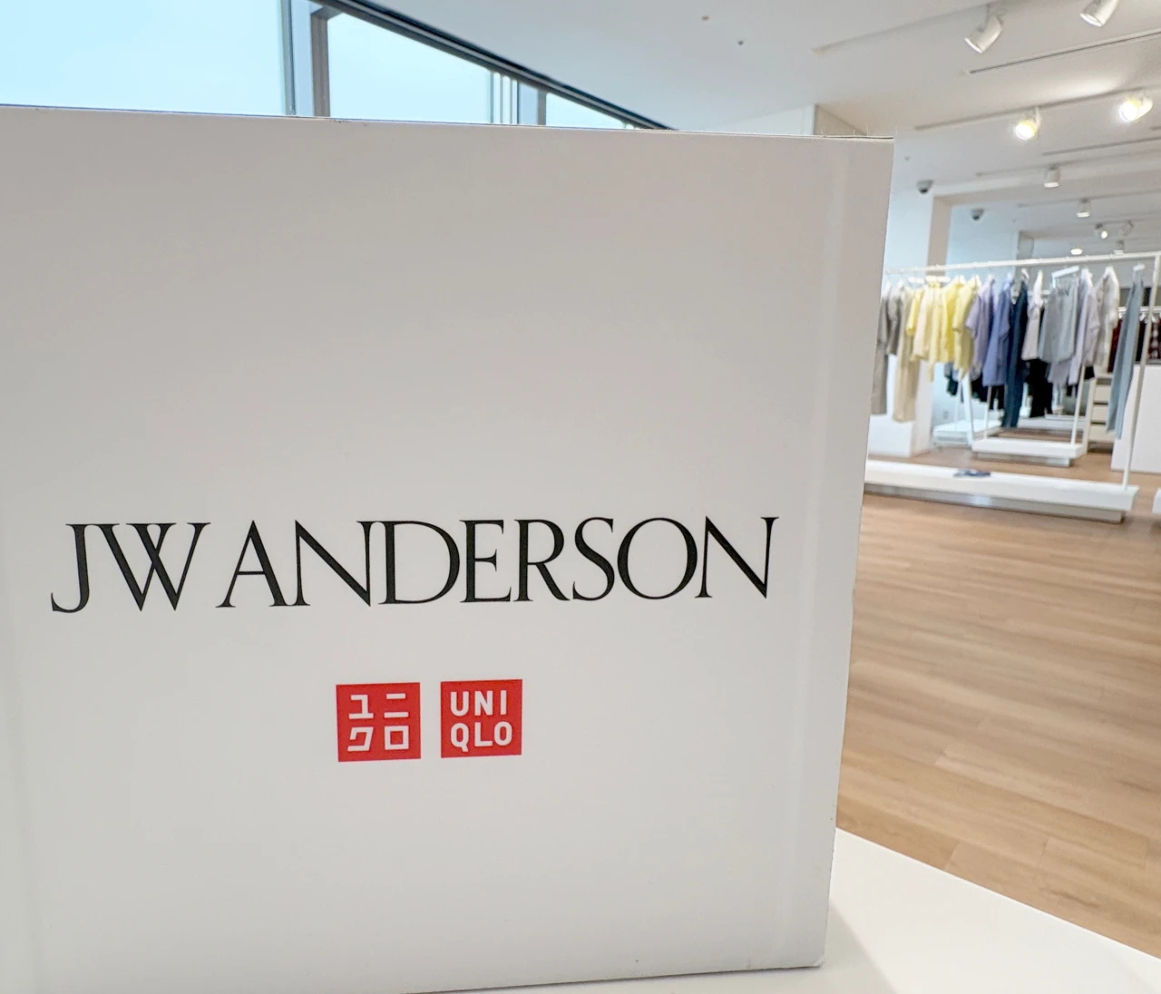 【UNIQLO and JW ANDERSON】2026春夏コレクションを試着レビュー｜軽やかに遊ぶ大人のカレッジスタイル3選
