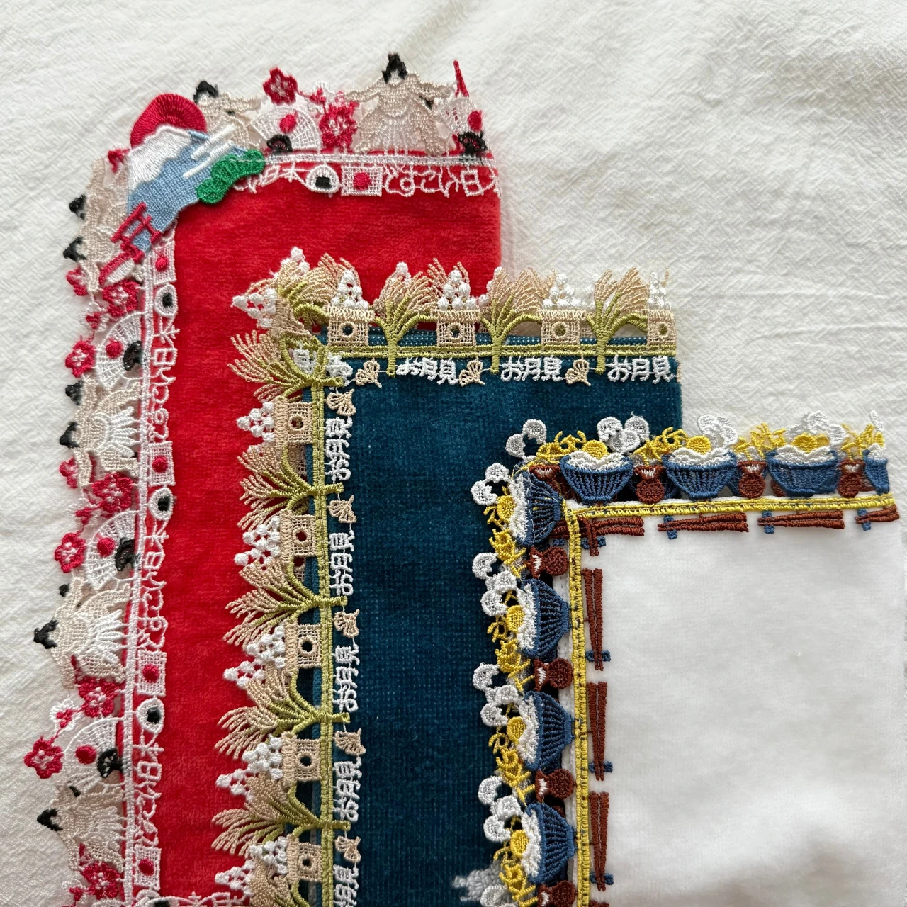 【即完売】近沢レースの季節限定ハンカチをレビュー｜予約購入できる「シーズンタオルハンカチ頒布会」も紹介