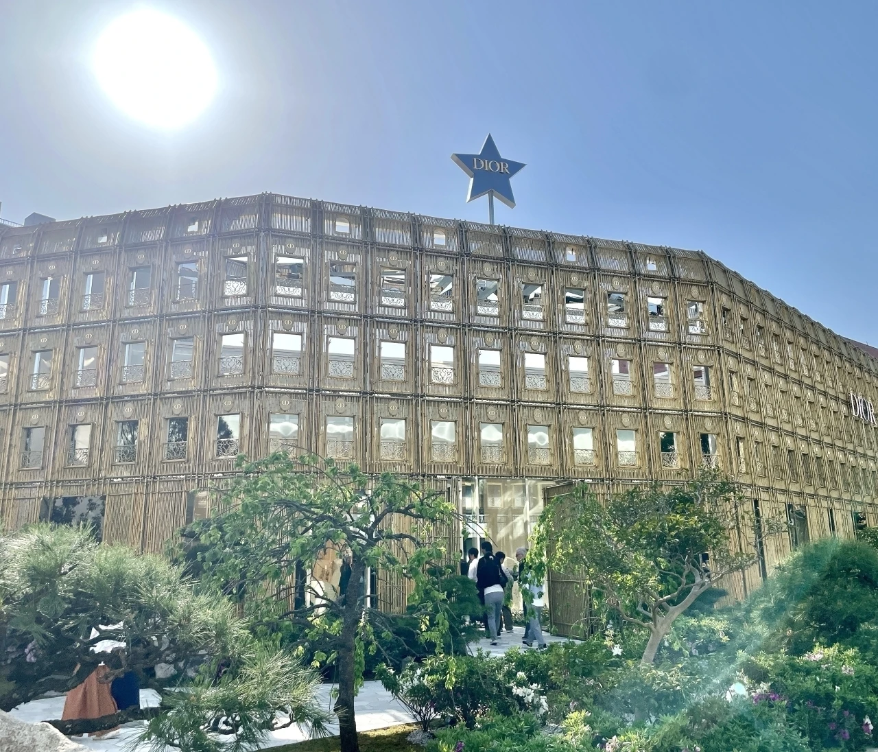 【お出かけスポット／代官山】パリの伝統と日本の美意識が融合した新名所「ディオール バンブー パビリオン」を徹底レポート