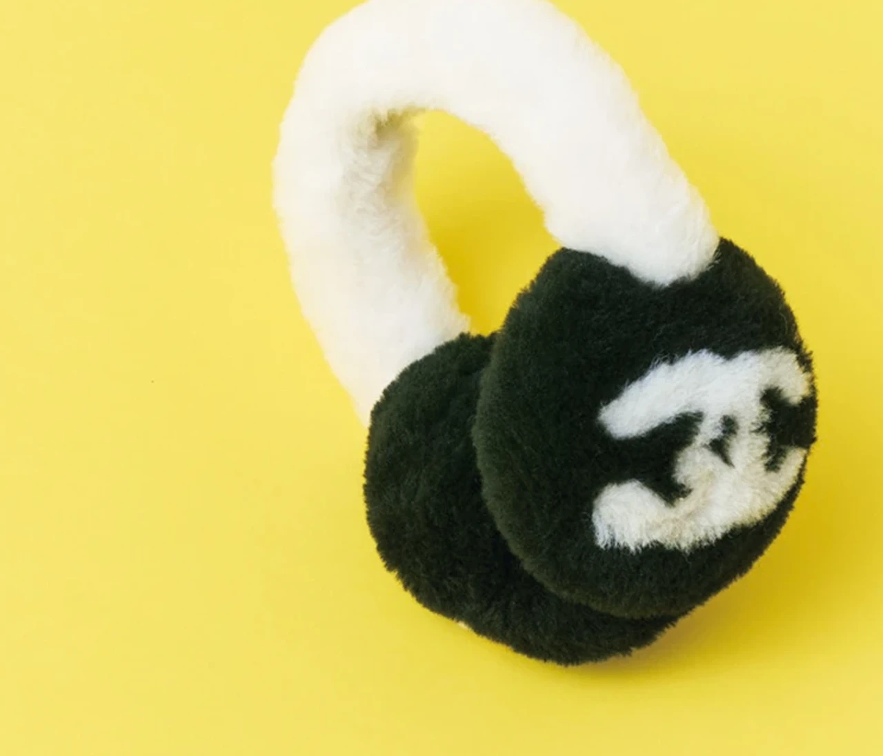 シャネルのイヤマフ、プラダのバッグなど【ハイブラ新作5選】