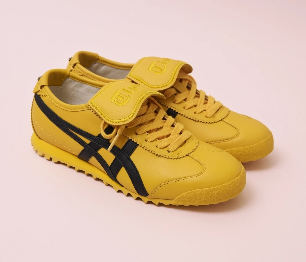 【オニツカタイガー】防水機能も！MEXICO 66 GOLFはコースも街もいける！【きれいめ派の通勤・休日スニーカー】