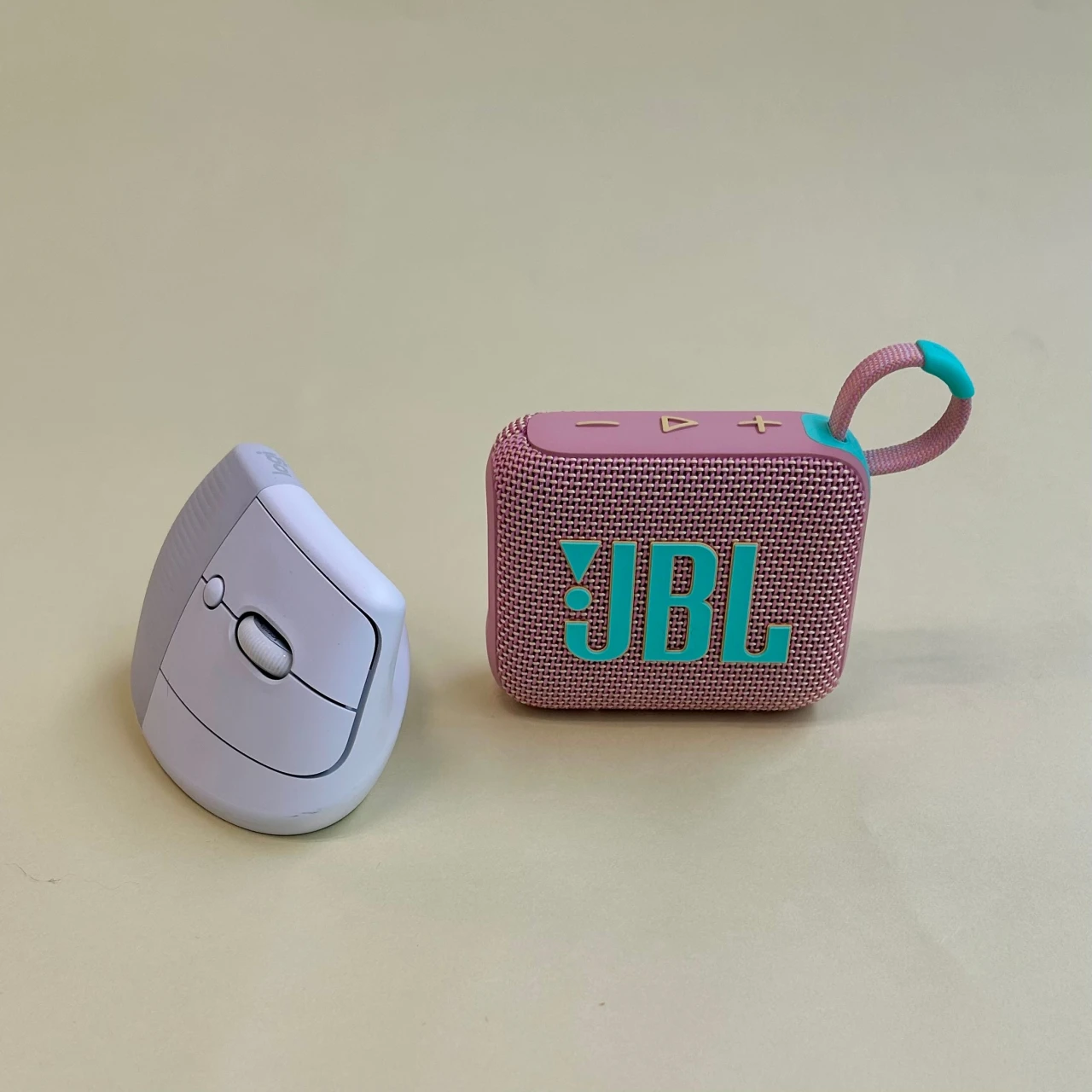 日々を豊かにしてくれる、ポータブルスピーカーとマウス【エディターズピック】