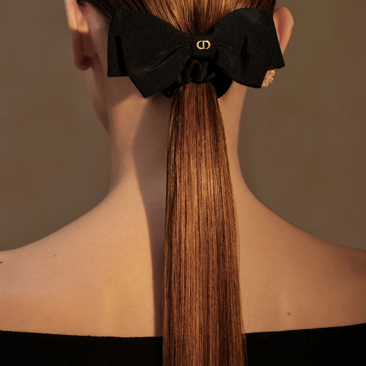 【ディオール】2025年フォール コレクションから新作スニーカーやヘアアクセサリーが登場