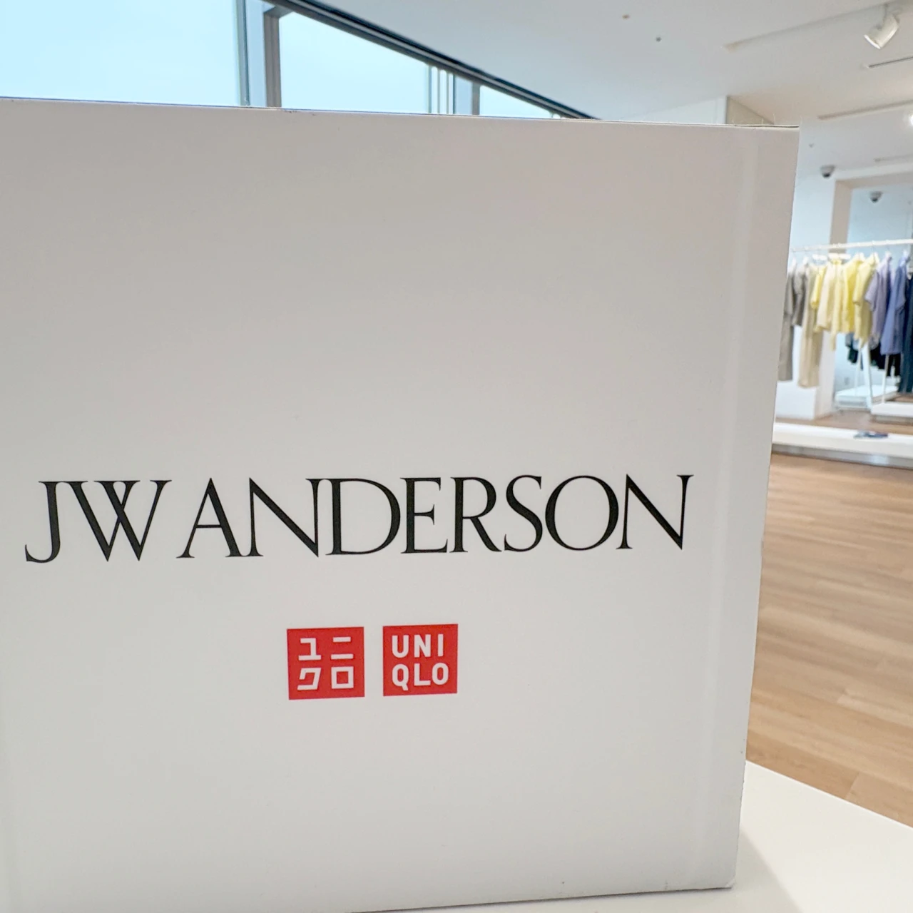 【UNIQLO and JW ANDERSON】2026春夏コレクションを試着レビュー｜軽やかに遊ぶ大人のカレッジスタイル3選