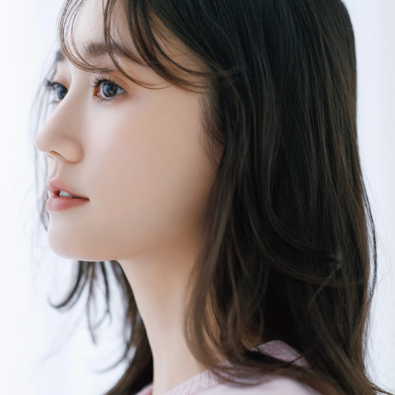 顔たるみのサインかも！「もしかして私顔伸びた？」と感じたらやるべきスキンケア・リフトアップメイク・美容医療を総まとめ