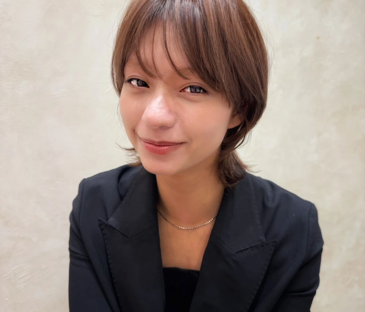 【2026年春夏トレンドヘアカラー】シークレットハイライトで洒落感を！　こなれモードのフィグブラウン