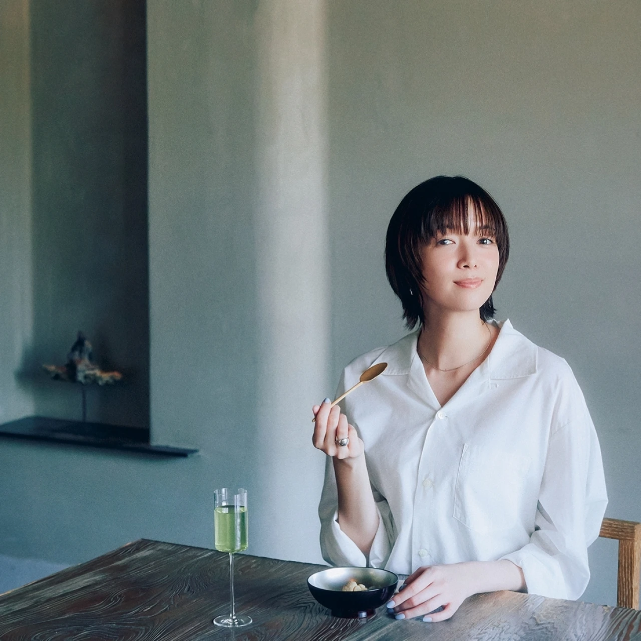 佐藤栞里、都立大学の人気店「楳心果（ばいしんか）」で新感覚の和菓子を堪能！【もぐもぐしーさんぽ】