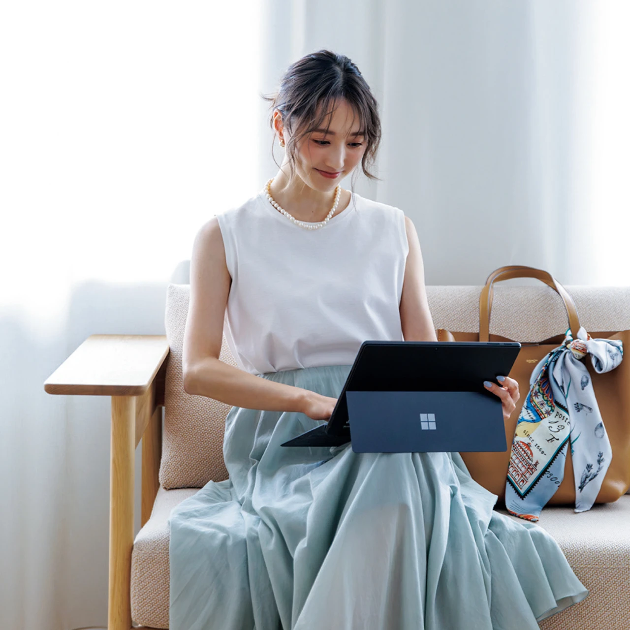 【洒落見えオフィス服着回し】大好きなピンクと白を主役に忙しさを乗り切るコーデ6選