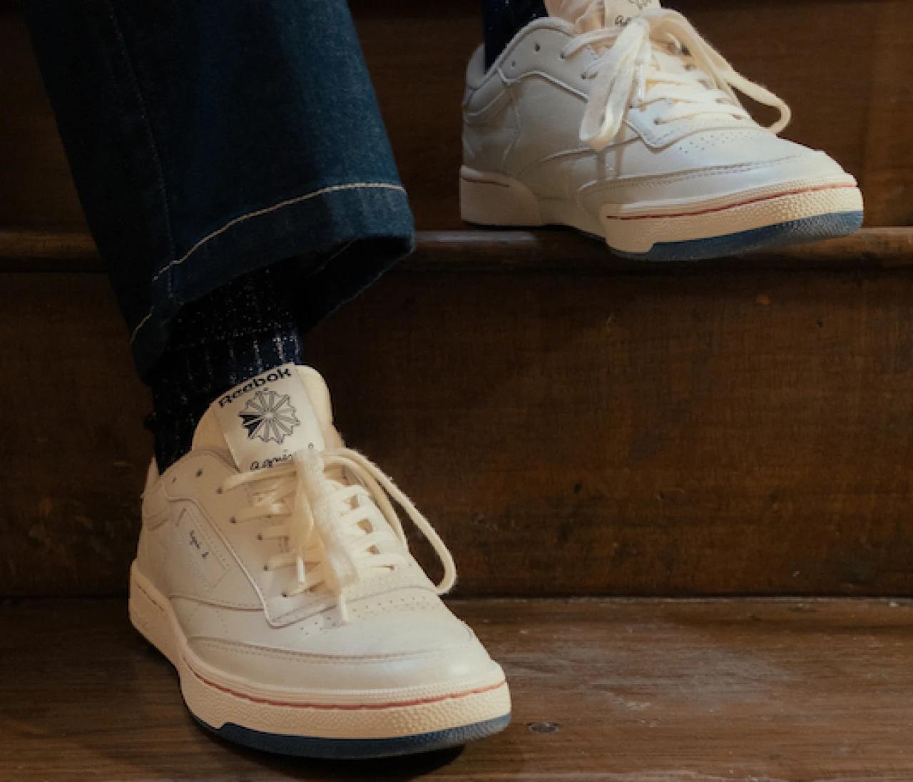 【agnès b.(アニエスベー)✕Reebok(リーボック)】初のコラボスニーカーでこなれた足元に