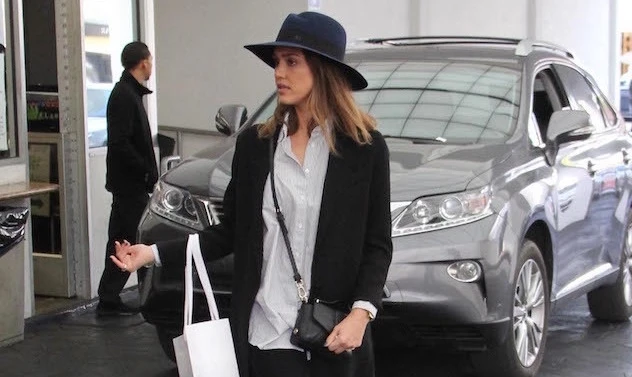 ジェシカ・アルバの親近感抜群ワードローブ